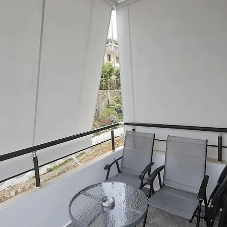 Cozy With A View Over The And Sea *