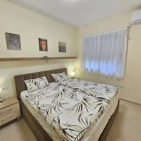 Apartment Cozy With A View Over The And Sea Vlore